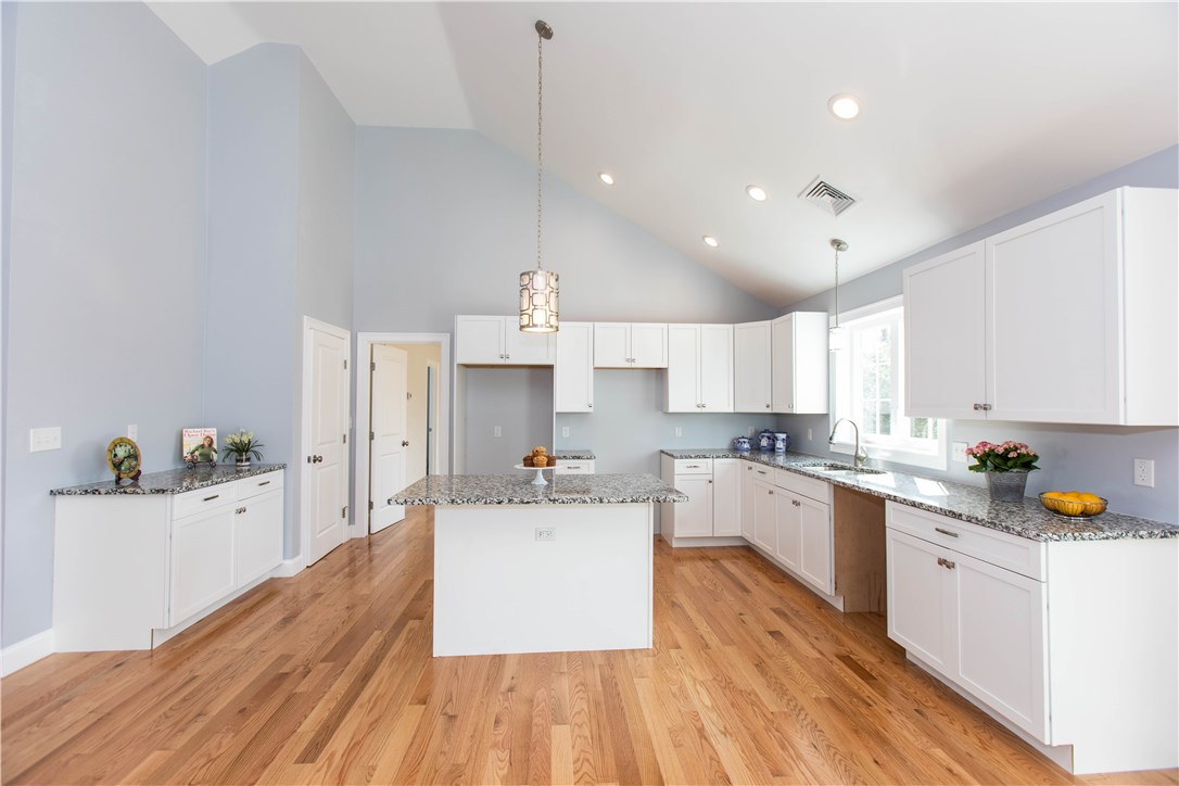 1331 Pippin Orchard Road Cranston, RI 02921 - Photo 8 of 27