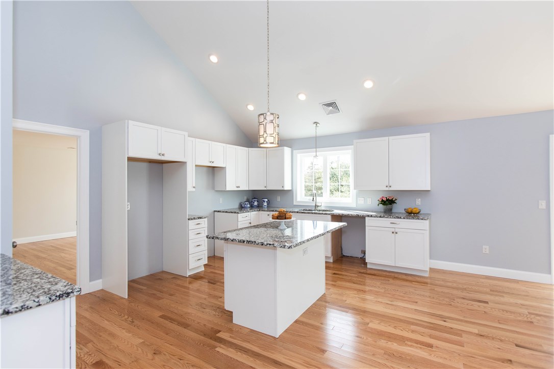 1331 Pippin Orchard Road Cranston, RI 02921 - Photo 9 of 27