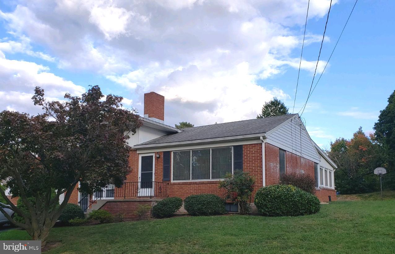 2456 Warwick Road York, PA 17408 - Photo 1 of 30 Gallery Image 1