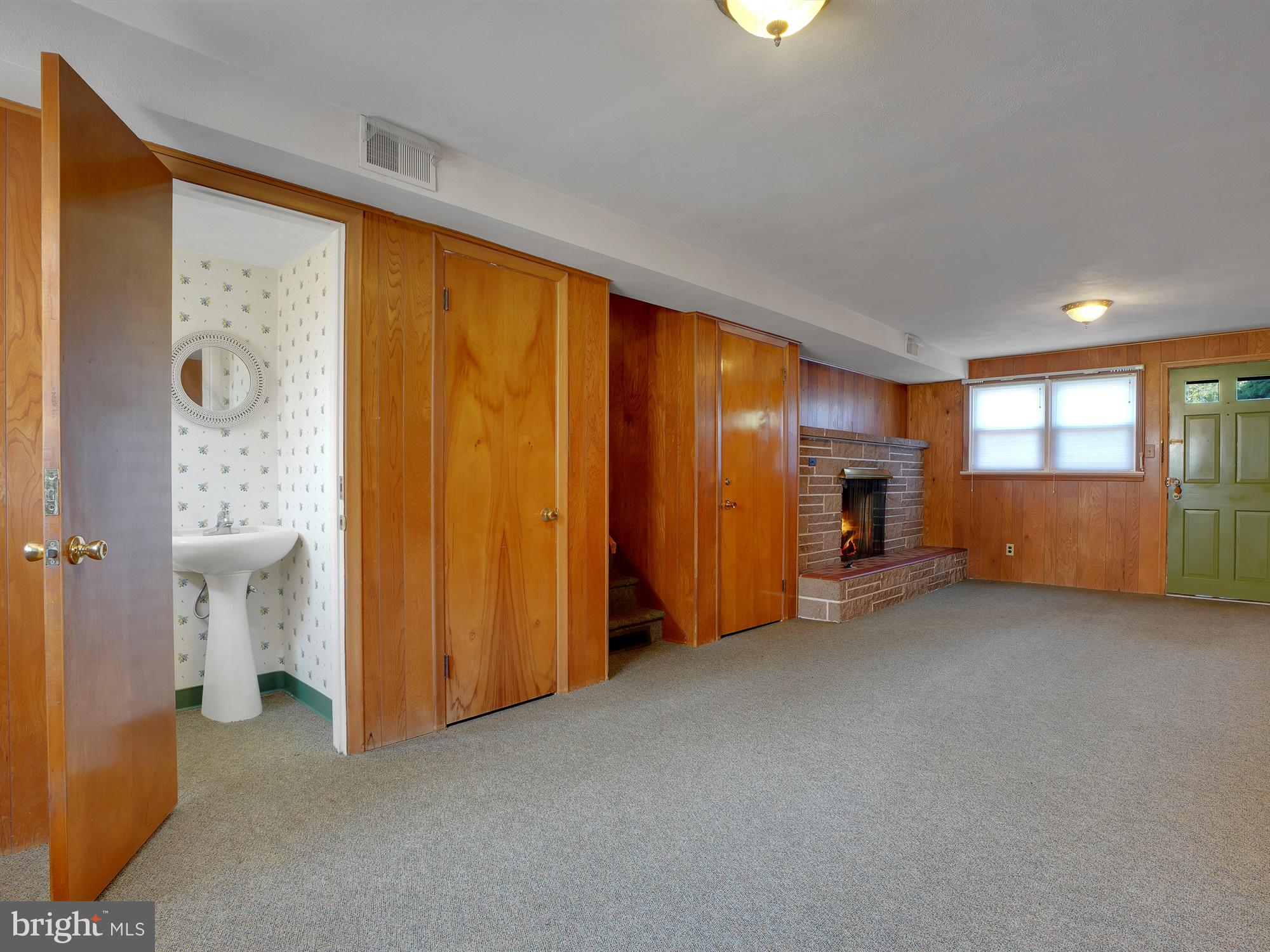 2456 Warwick Road York, PA 17408 - Photo 24 of 30 Gallery Image 24
