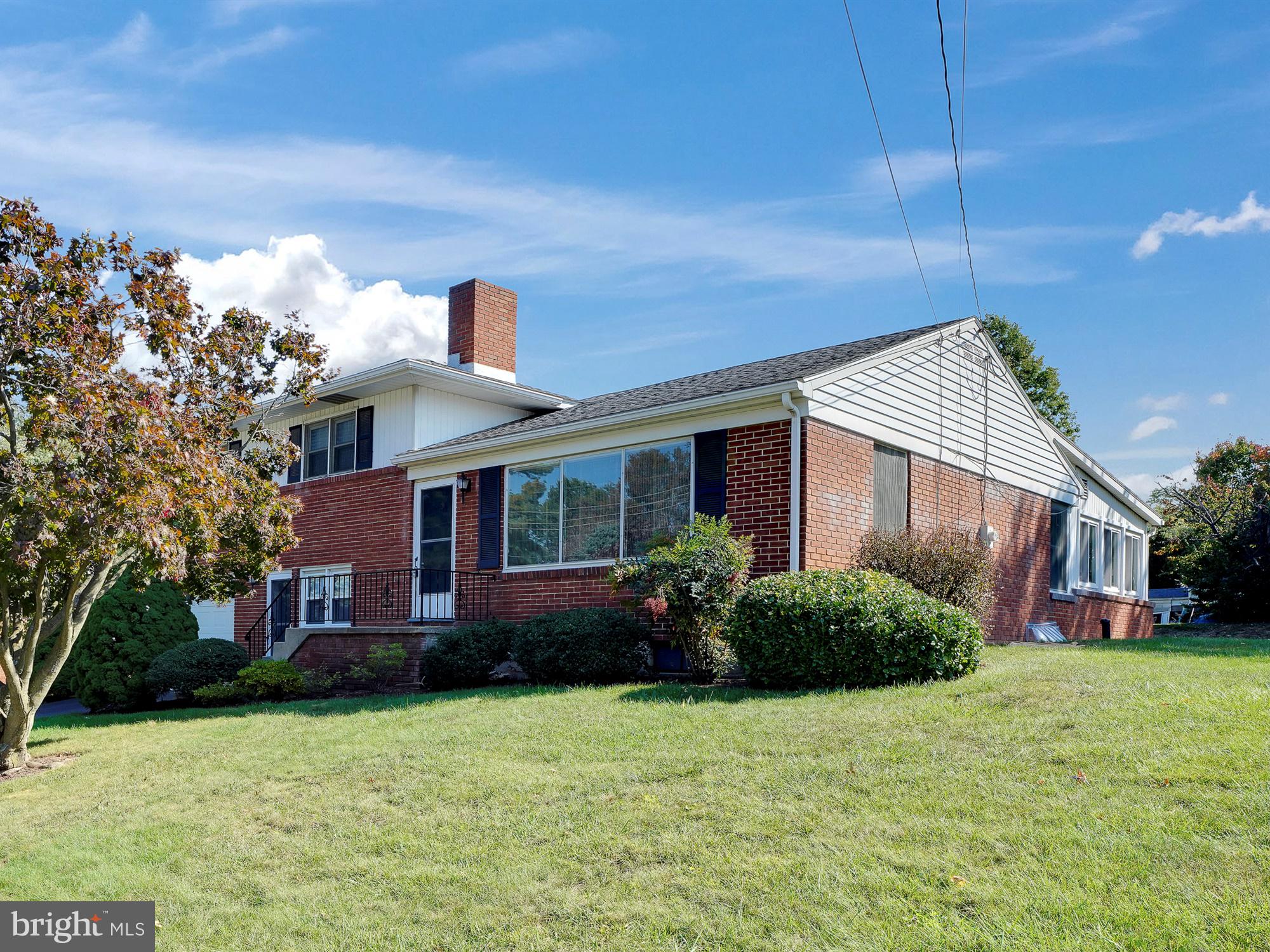 2456 Warwick Road York, PA 17408 - Photo 5 of 30 Gallery Image 5