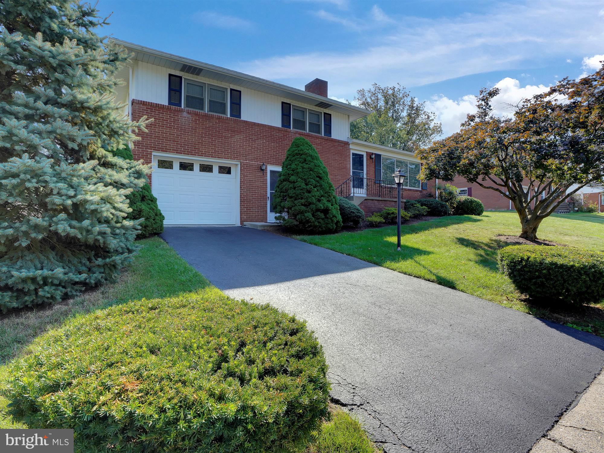 2456 Warwick Road York, PA 17408 - Photo 6 of 30 Gallery Image 6