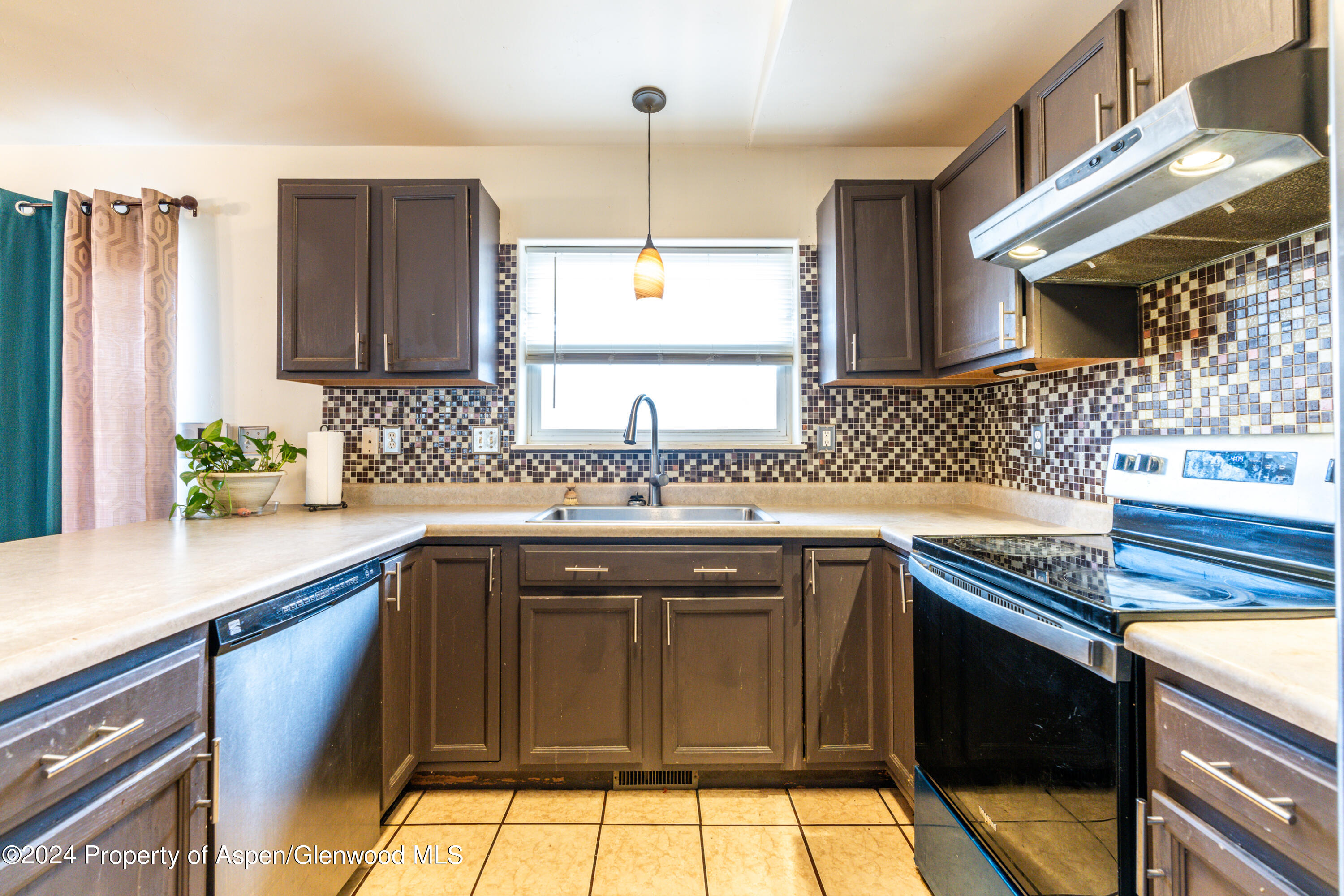 2020 Acacia Avenue Rifle, CO 81650 - Photo 3 of 22 DSC08891