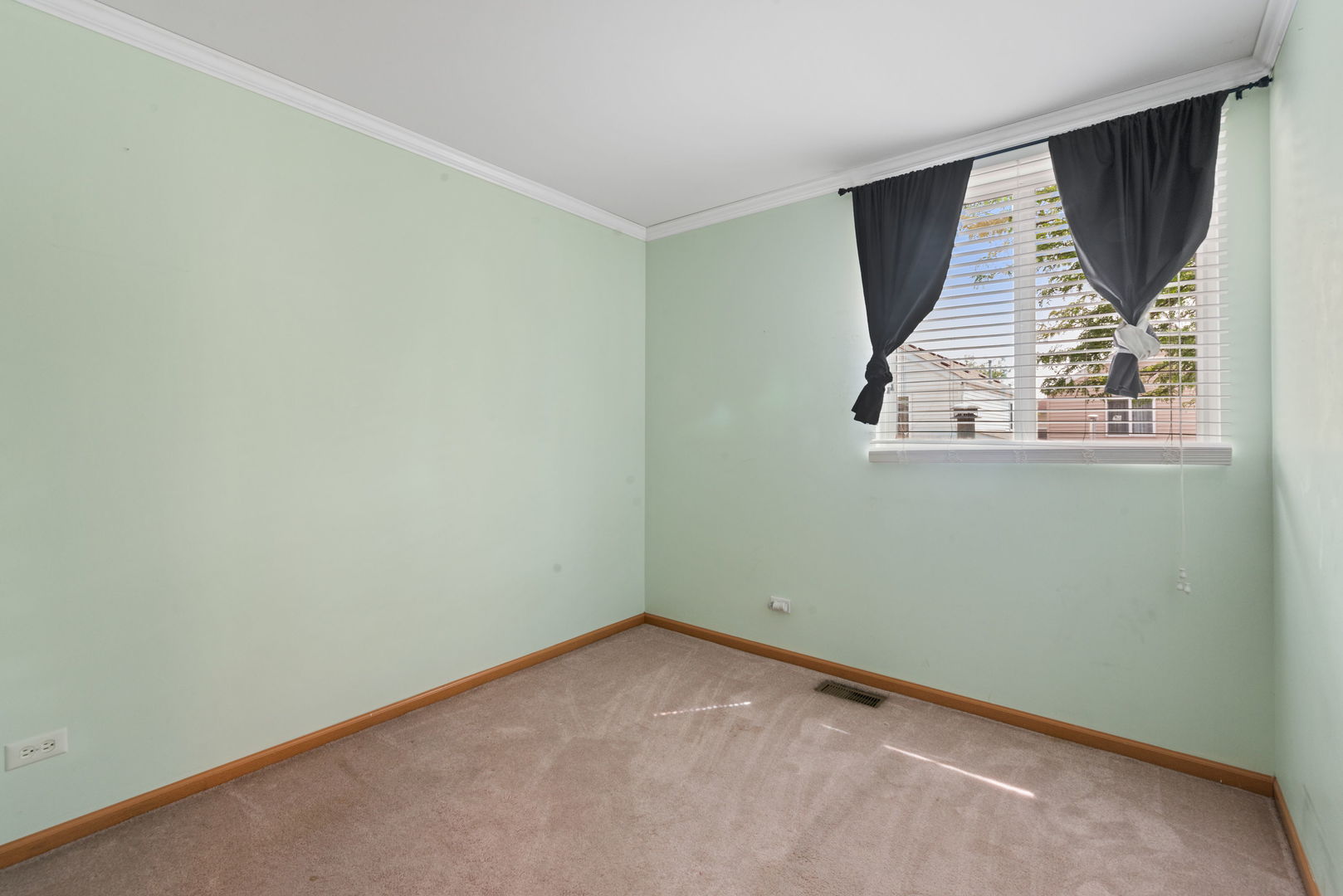 1645 Victoria Park Circle, Unit 1645 Aurora, IL 60504 - Photo 13 of 15