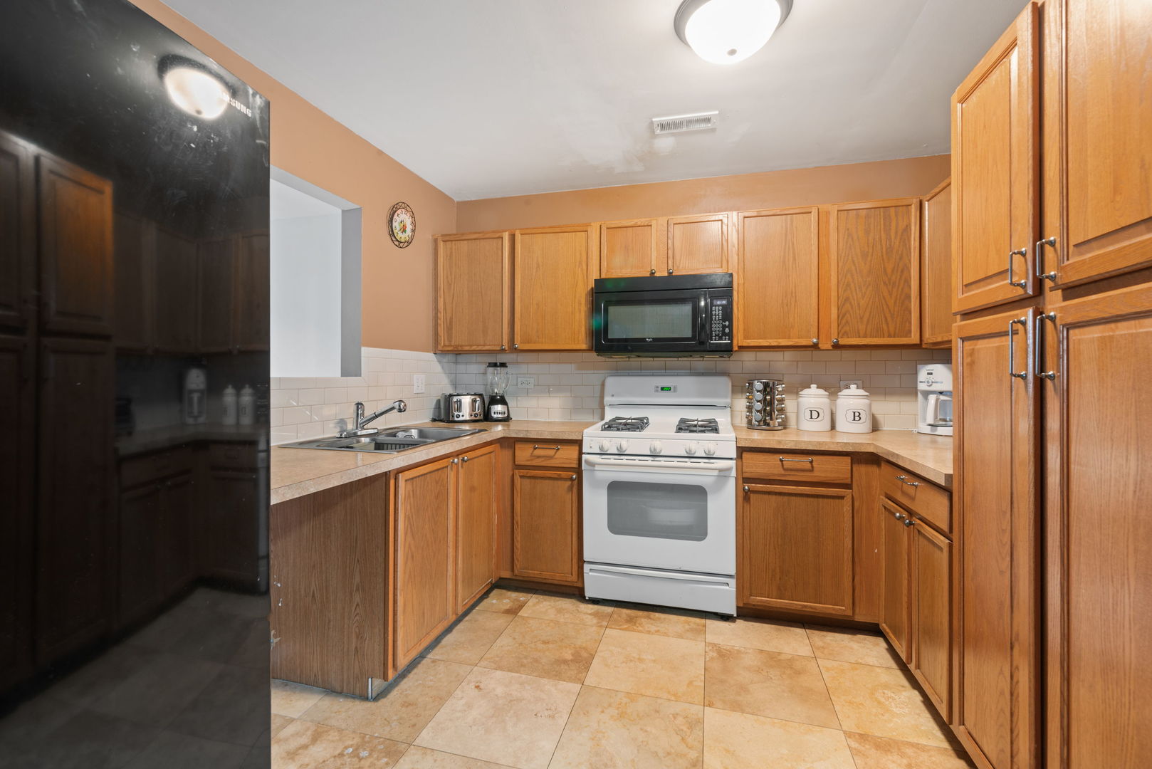 1645 Victoria Park Circle, Unit 1645 Aurora, IL 60504 - Photo 7 of 15