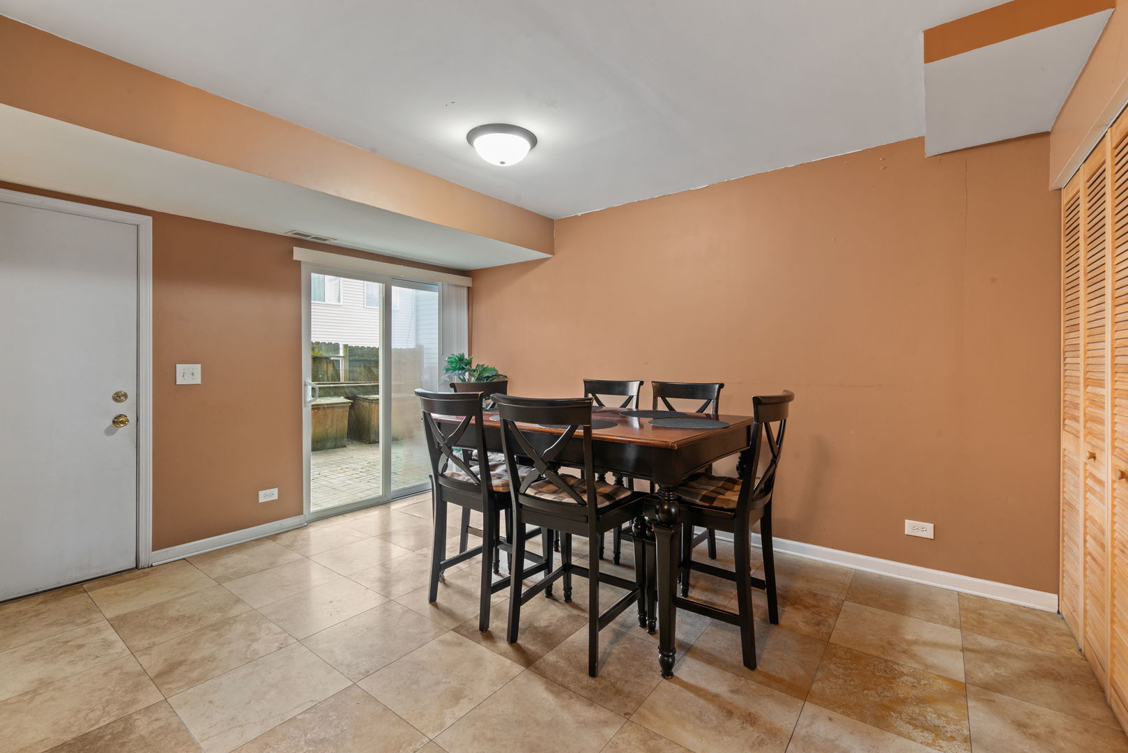 1645 Victoria Park Circle, Unit 1645 Aurora, IL 60504 - Photo 8 of 15