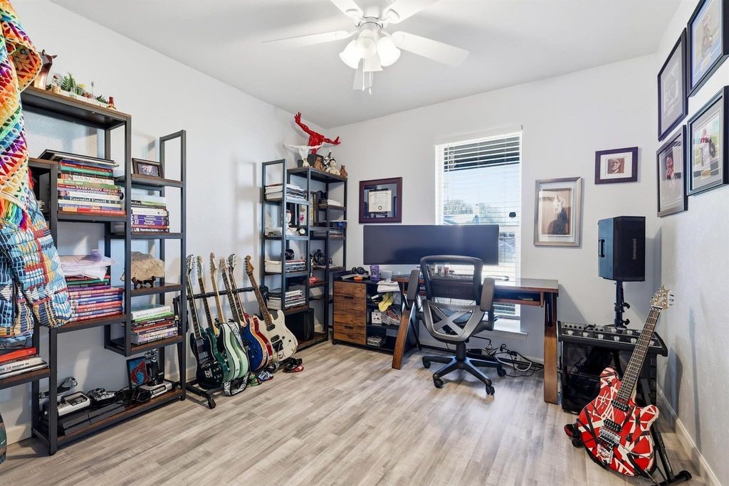 2828 Elk Grove Road Carrollton, TX 75007 - Photo 13 of 25 Gallery Image 13