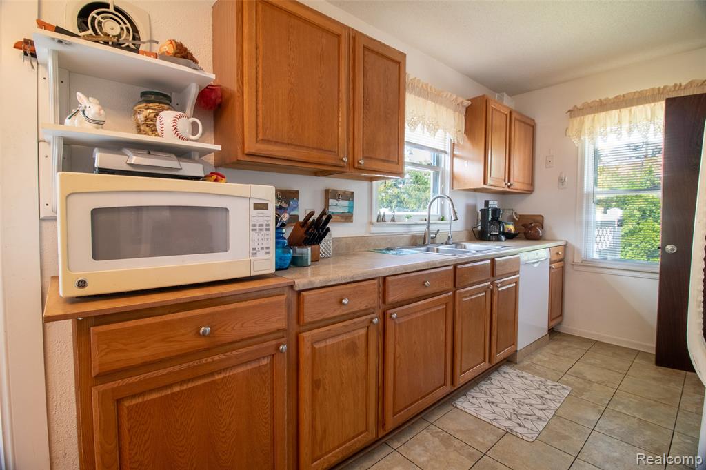 17028 Reno Street Riverview, MI 48193 - Photo 15 of 32