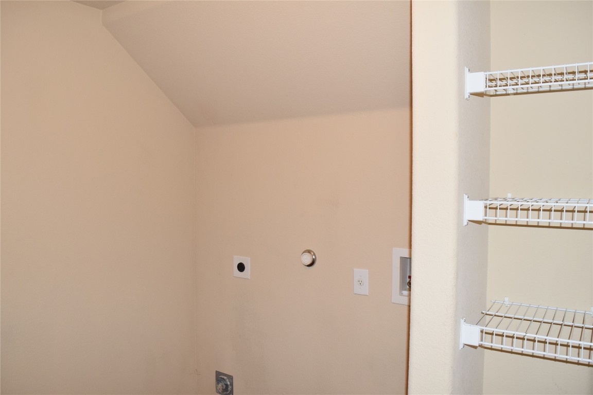 11717 Alexs Lane Austin, TX 78748 - Photo 17 of 32 a view of a closet