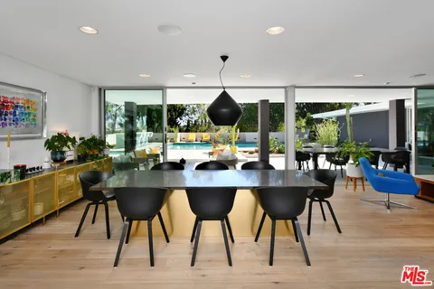 $2,595,000 | 20150 Delita Drive, Woodland Hills, CA 91364