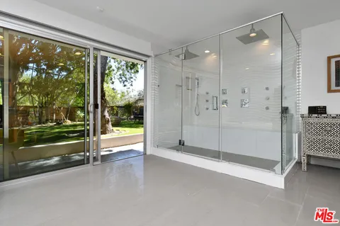 $2,595,000 | 20150 Delita Drive, Woodland Hills, CA 91364