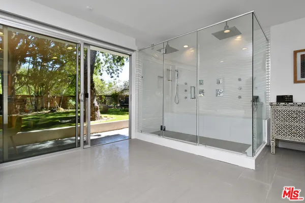 $2,595,000 | 20150 Delita Drive, Woodland Hills, CA 91364