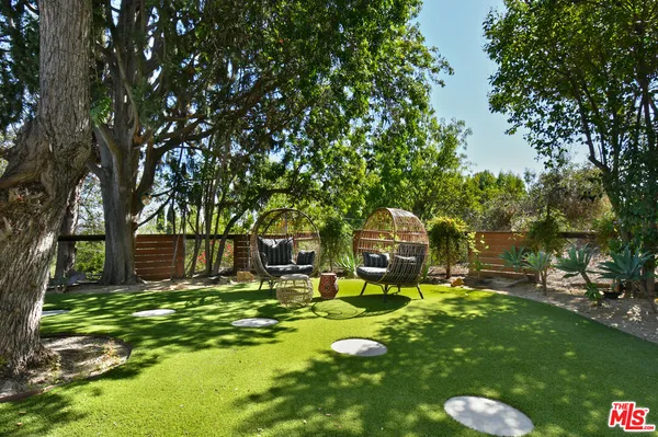 $2,595,000 | 20150 Delita Drive, Woodland Hills, CA 91364