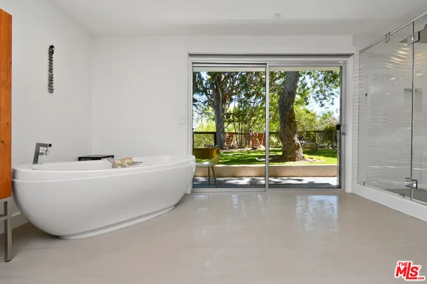 $2,595,000 | 20150 Delita Drive, Woodland Hills, CA 91364