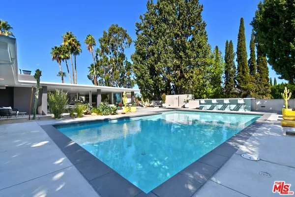 $2,595,000 | 20150 Delita Drive, Woodland Hills, CA 91364