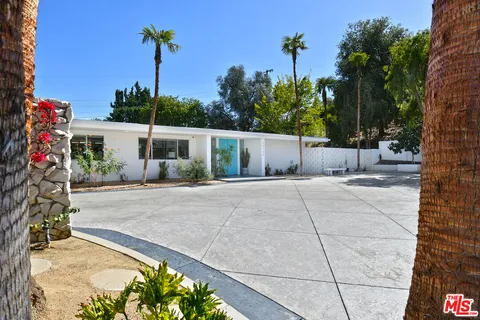 $2,595,000 | 20150 Delita Drive, Woodland Hills, CA 91364