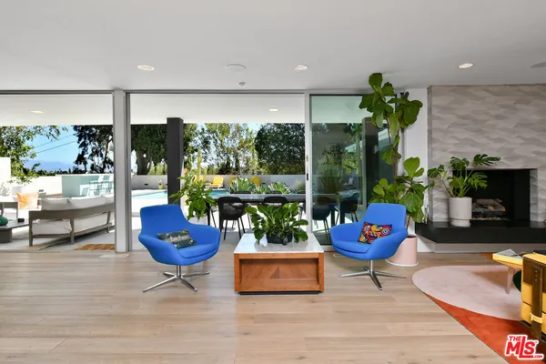 $2,595,000 | 20150 Delita Drive, Woodland Hills, CA 91364