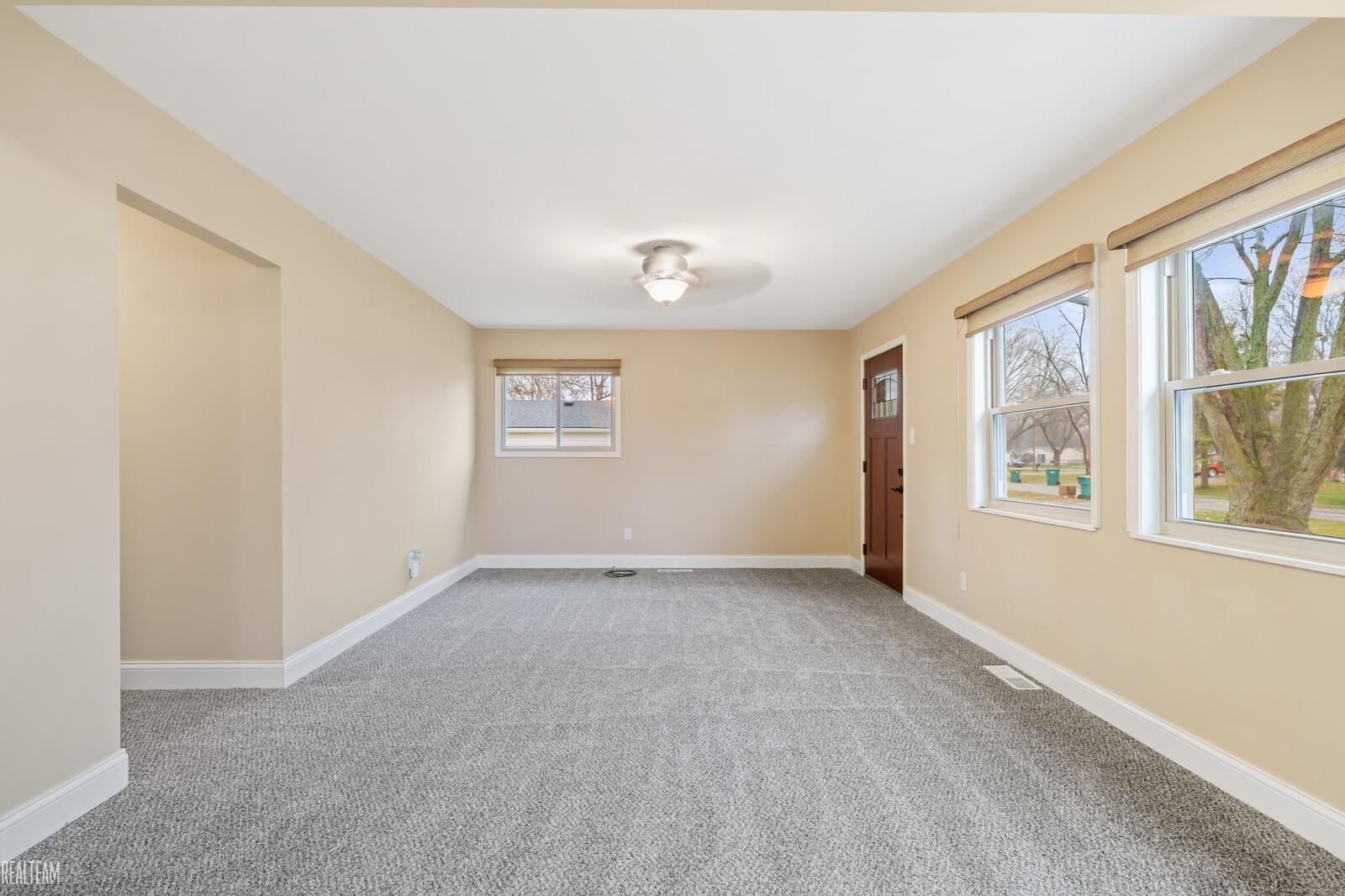 4916 Rioview Drive Clarkston, MI 48346 - Photo 9 of 27