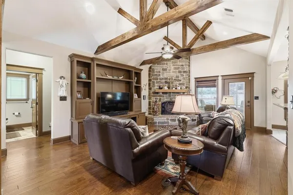$495,000 | 365 Dublin Circle, Gordonville, TX 76245
