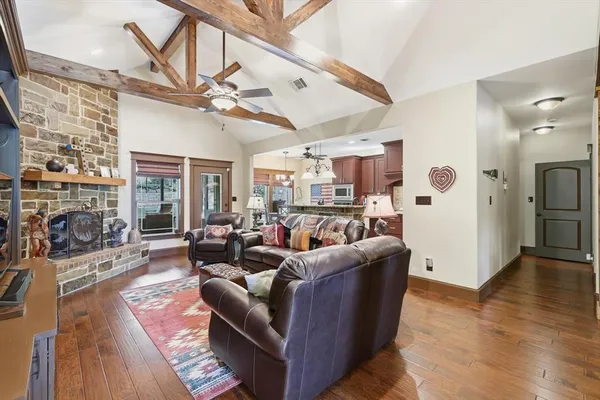 $495,000 | 365 Dublin Circle, Gordonville, TX 76245