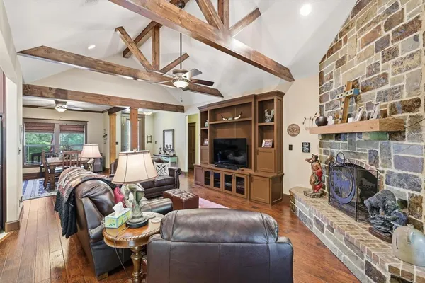 $495,000 | 365 Dublin Circle, Gordonville, TX 76245