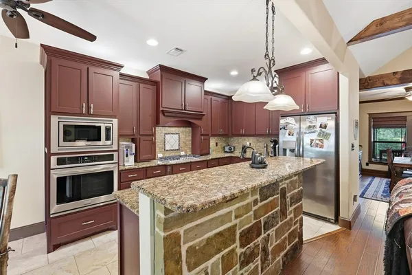 $495,000 | 365 Dublin Circle, Gordonville, TX 76245