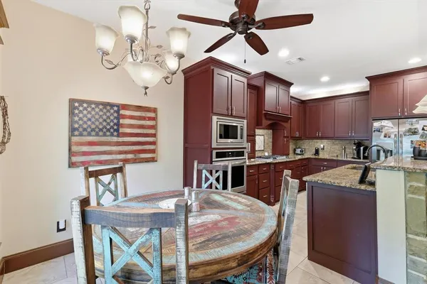 $495,000 | 365 Dublin Circle, Gordonville, TX 76245