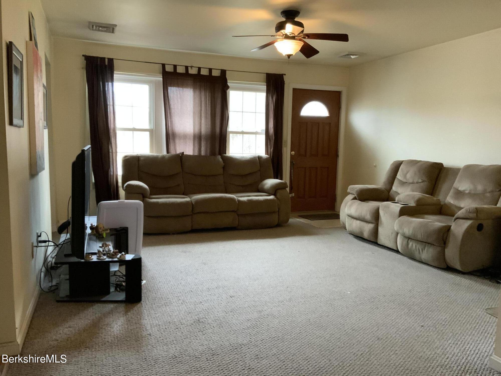 39 Bushey Road Pittsfield, MA 01201 - Photo 2 of 7 Spacious Living Room