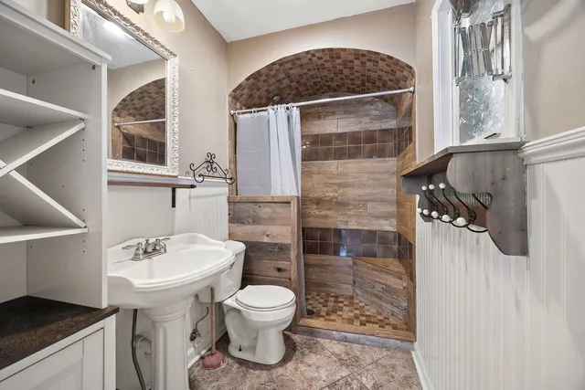 $374,900 | 445 South Ellis Street, Bensenville, IL 60106