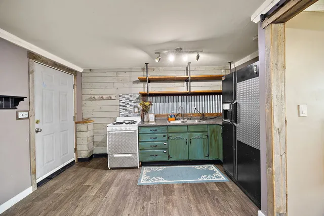 $374,900 | 445 South Ellis Street, Bensenville, IL 60106