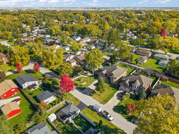 $339,900 | 445 South Ellis Street, Bensenville, IL 60106