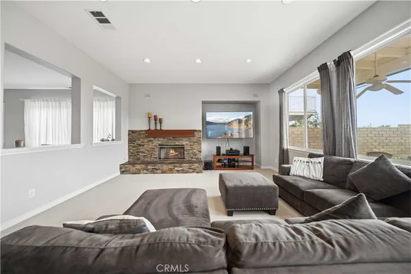 $998,000 | 28653 Crown Heights Court, Canyon Country, CA 91387