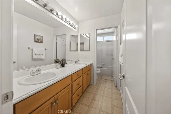 $998,000 | 28653 Crown Heights Court, Canyon Country, CA 91387