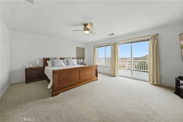 $998,000 | 28653 Crown Heights Court, Canyon Country, CA 91387