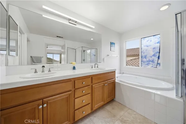 $998,000 | 28653 Crown Heights Court, Canyon Country, CA 91387