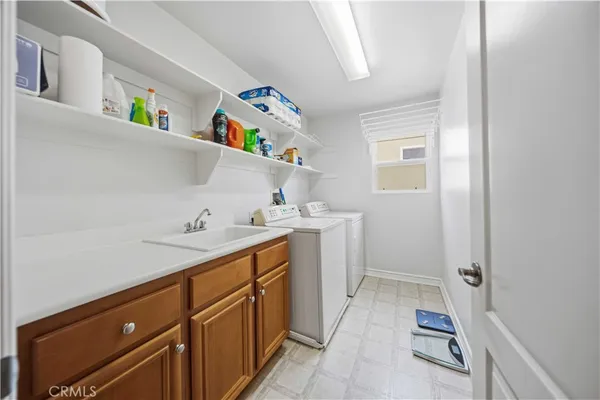 $998,000 | 28653 Crown Heights Court, Canyon Country, CA 91387