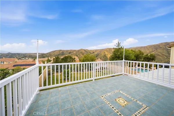 $998,000 | 28653 Crown Heights Court, Canyon Country, CA 91387