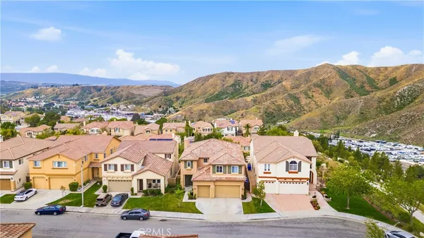 $998,000 | 28653 Crown Heights Court, Canyon Country, CA 91387