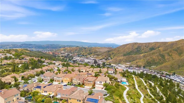 $998,000 | 28653 Crown Heights Court, Canyon Country, CA 91387