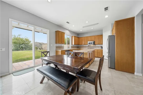 $998,000 | 28653 Crown Heights Court, Canyon Country, CA 91387