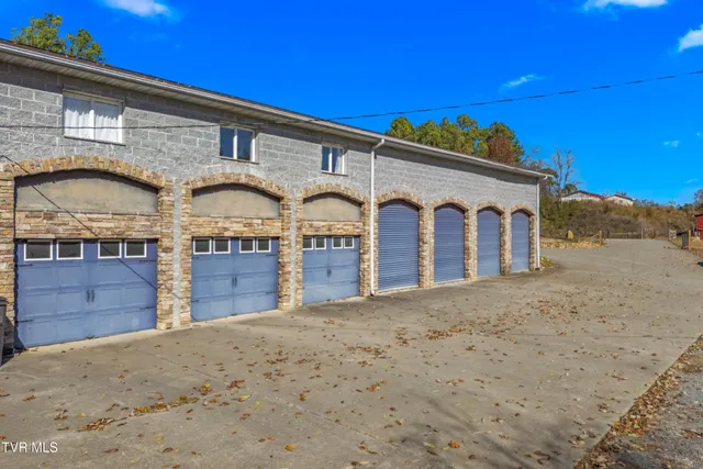 $2,499,900 | 6600 Fish Hatchery Road, Russellville, TN 37860