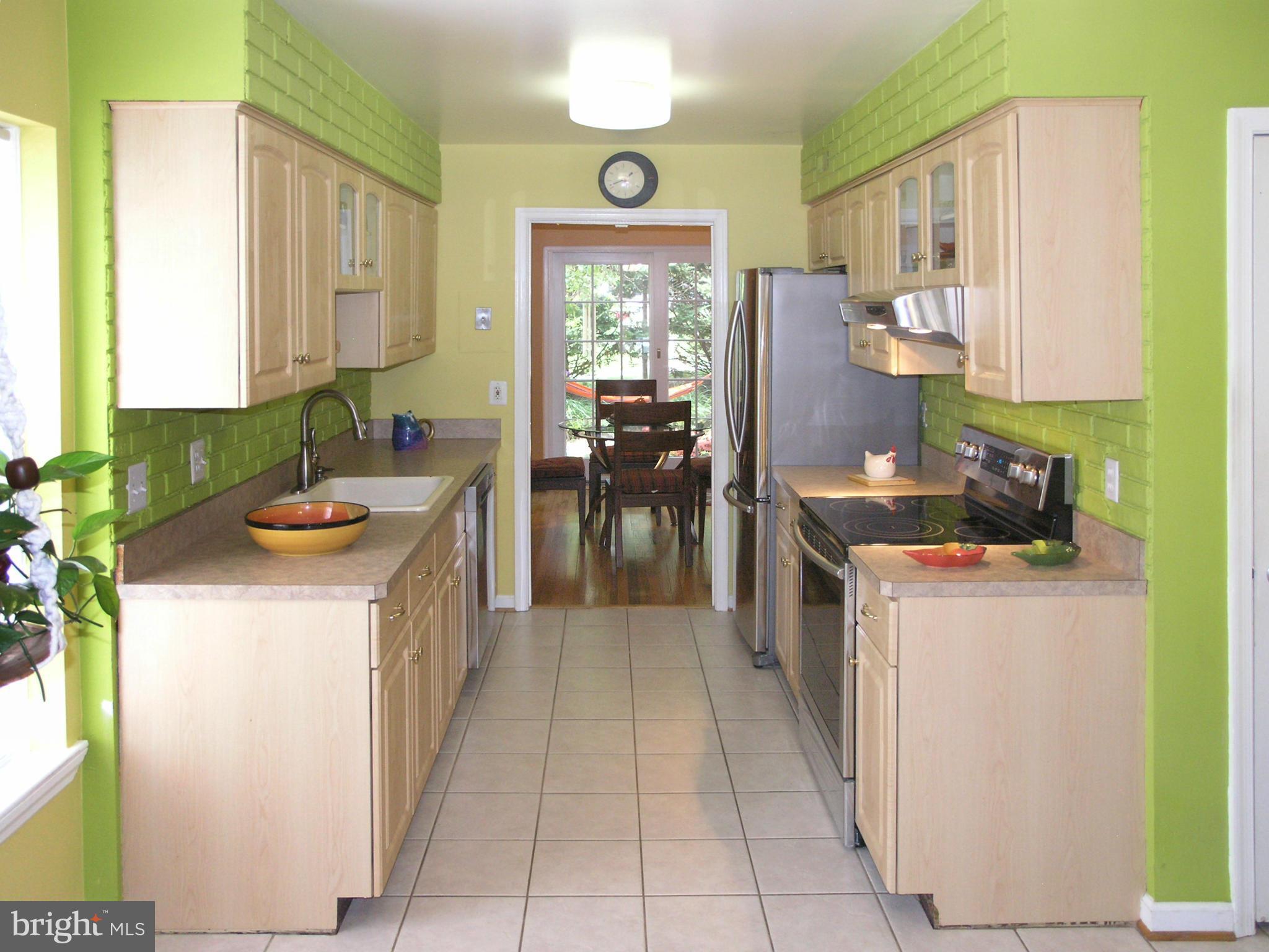 2130 Golf Course Drive Reston, VA 20191 - Photo 12 of 30 Kitchen
