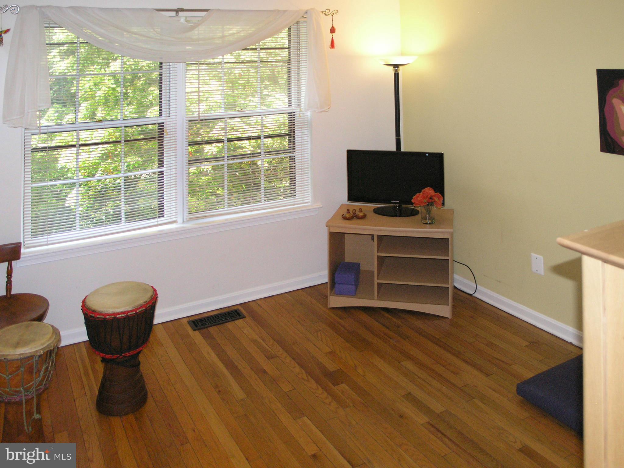 2130 Golf Course Drive Reston, VA 20191 - Photo 20 of 30 Bedroom3