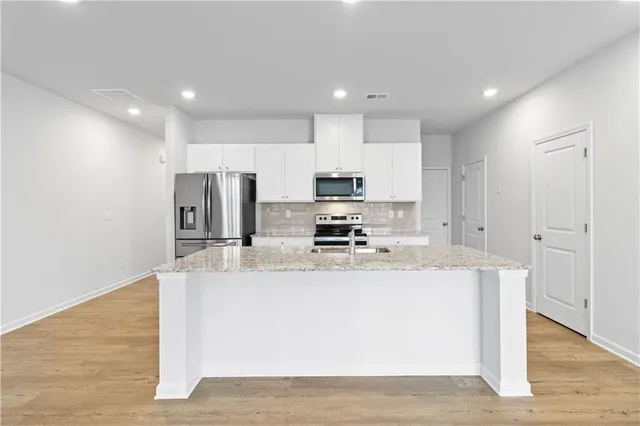 $2,100 | 5113 Sidney Sq Drive, Flowery Branch, GA 30542