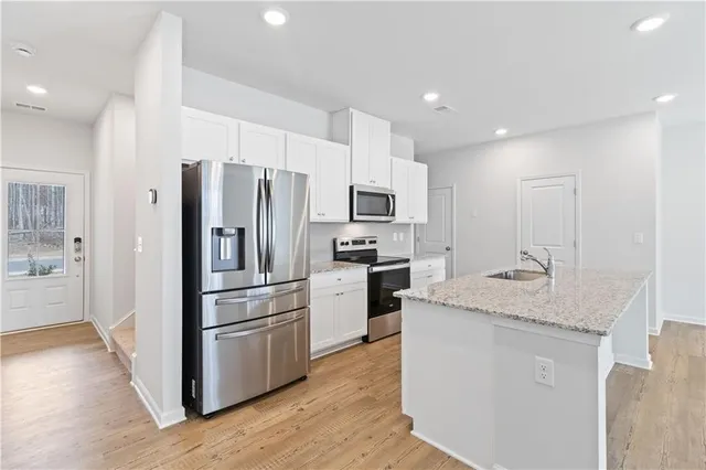 $2,100 | 5113 Sidney Sq Drive, Flowery Branch, GA 30542