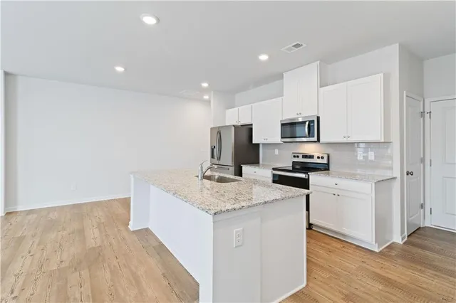 $2,100 | 5113 Sidney Sq Drive, Flowery Branch, GA 30542