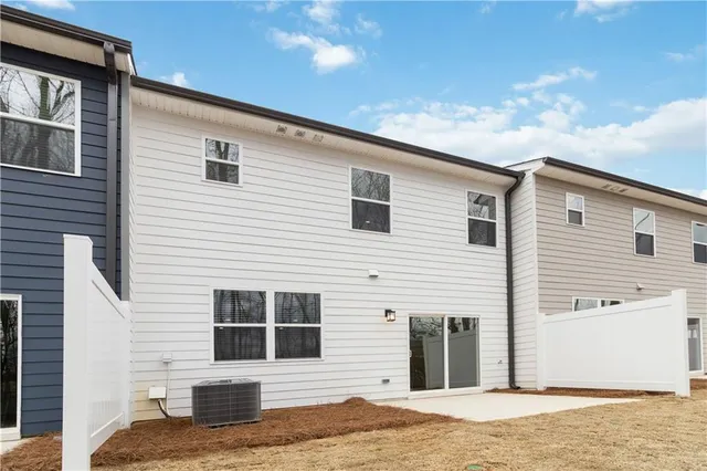$2,100 | 5113 Sidney Sq Drive, Flowery Branch, GA 30542