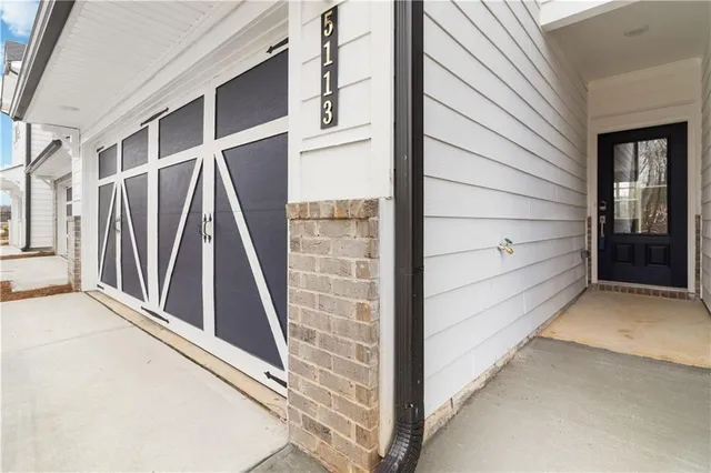 $2,100 | 5113 Sidney Sq Drive, Flowery Branch, GA 30542