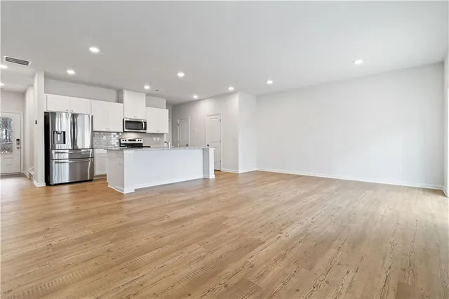 $2,100 | 5113 Sidney Sq Drive, Flowery Branch, GA 30542