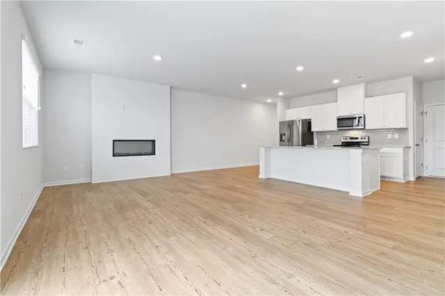 $2,100 | 5113 Sidney Sq Drive, Flowery Branch, GA 30542